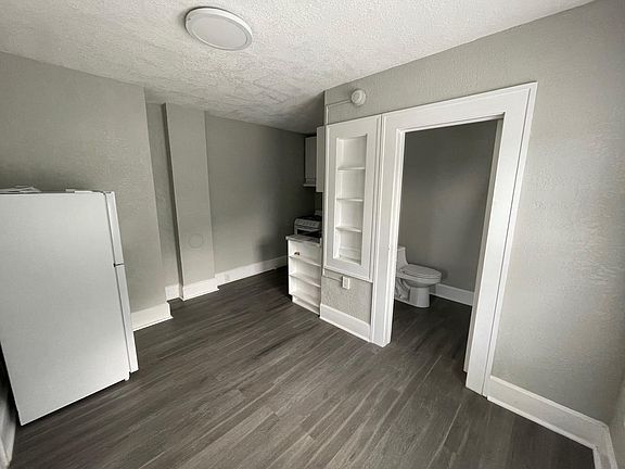 3rd image of 209 11th Ave N APT 7