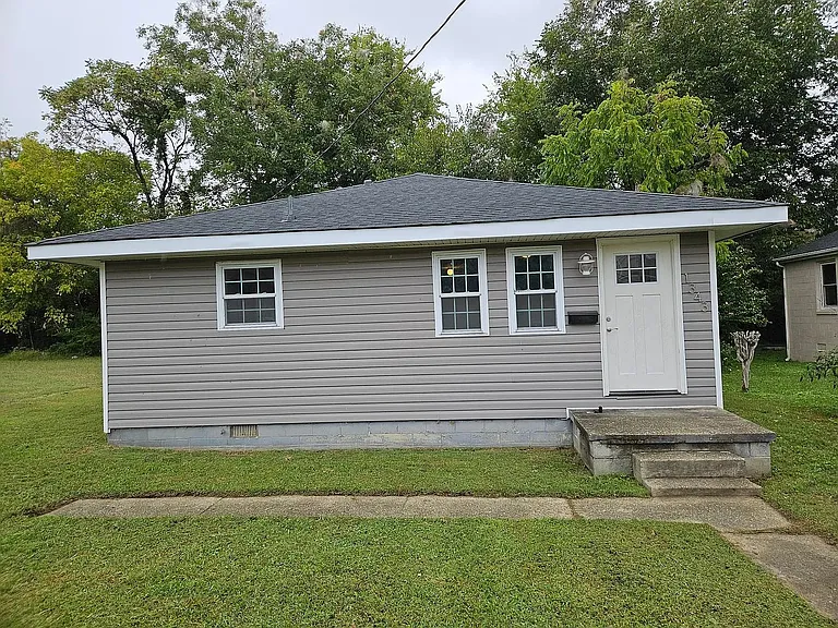 1343 Hinton St — Photo 1