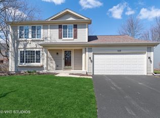 459 Bourbon Ln, Naperville, IL 60565