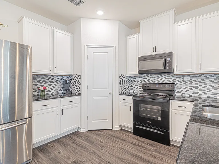 1518 Overlook Cv — Photo 3