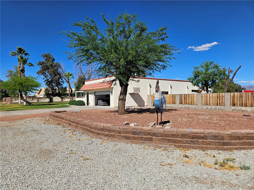 Building Photo - 7098 S Kaiser Dr