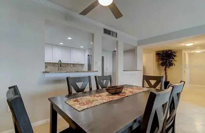 2 bed, 2.0 bath, 1240 sqft, $2,999 — Photo 4