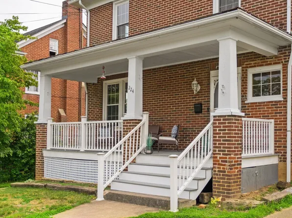 224 Florence Ave, Waynesboro, VA 22980