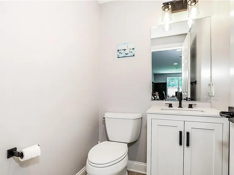 186 Woodside Ave #3 — Photo 16