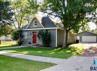 405 S 2nd Ave, Brandon, SD 57005