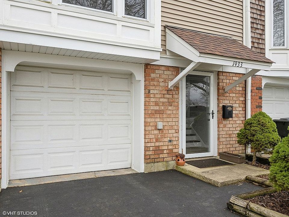 1st image of 1933 Governors Ln