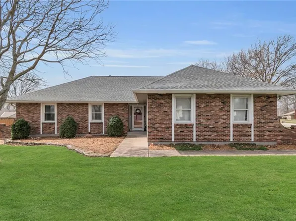 100 S Woodson Dr, Raymore, MO 64083
