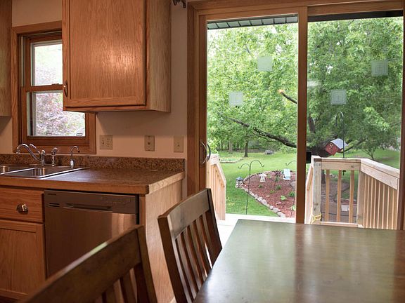 5th image of 2414 Basswood Ln