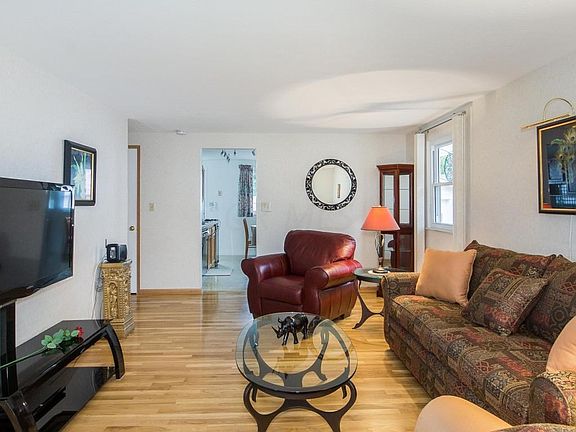 5th image of 1421 Cardwell Sq S
