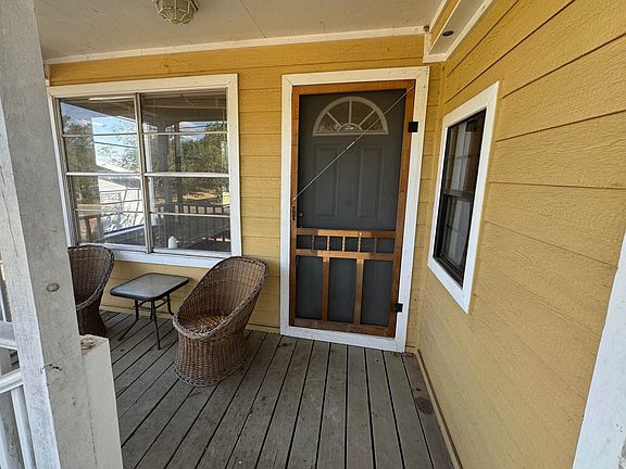 2nd image of 124 E Bluebriar Drive