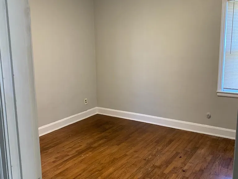 315 Thornton Ave SW — Photo 5