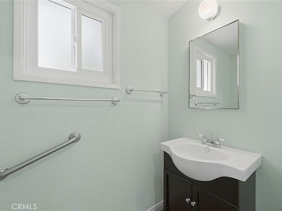 5th image of 3833 Overland St