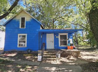 108 Iowa St, Winfield, KS 67156