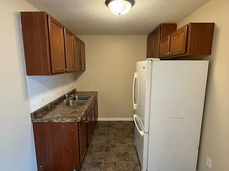 Beverly Apartments in Anoka — Photo 14