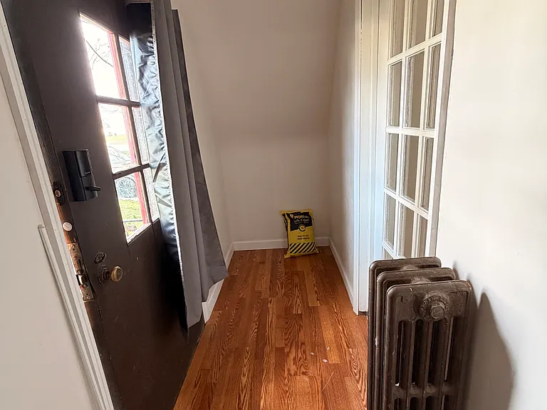 554 Greenvale Dr — Photo 29