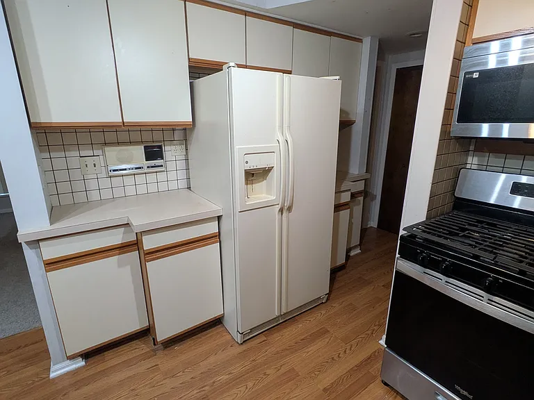 32750 Barclay Sq — Photo 5