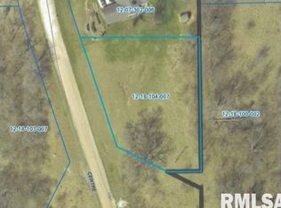 107 Centre Dr, Petersburg, IL