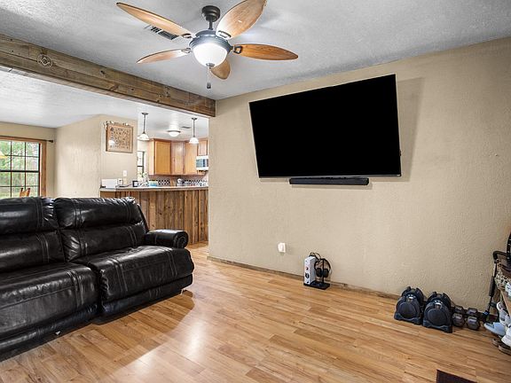 4th image of 991 Herman Nerren Rd