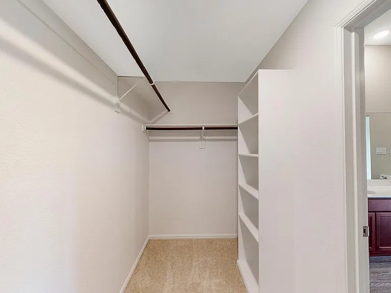 404 Bronze Forest Dr — Photo 34