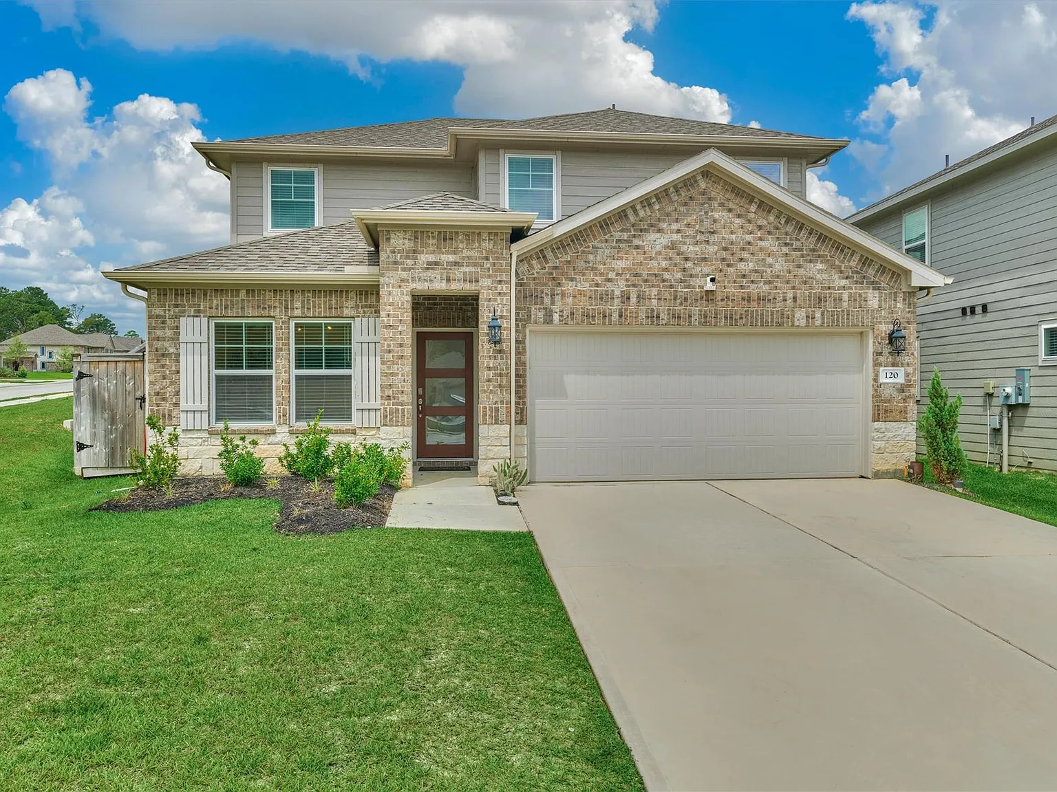 4 bed, 2.5 bath, 2469 sqft, $2,700 — Photo 4