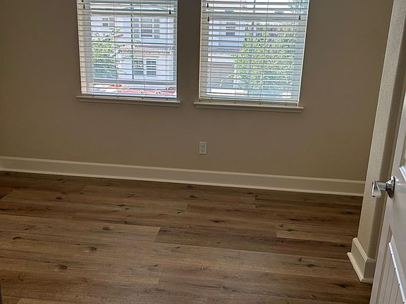 5th image of 676 N Colcannon Dr #676