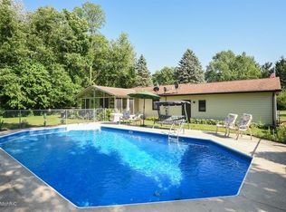 66802 Ellen Rd, Dowagiac, MI 49047