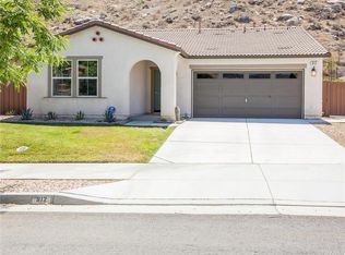 912 Yukon Dr, San Jacinto, CA 92582