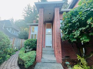 15555 Village Park Ct, Lake Oswego, OR 97034