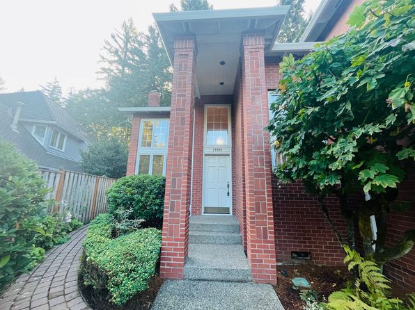 15555 Village Park Ct