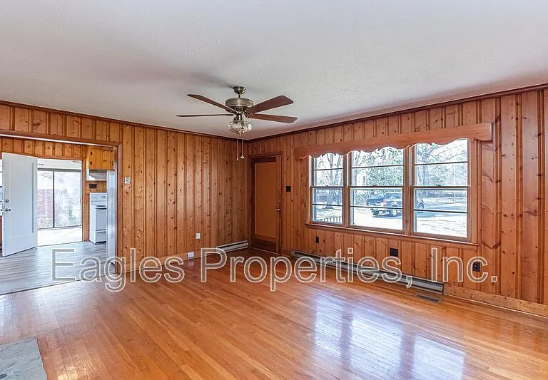 1614 US Highway 70 W — Photo 7