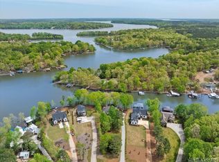 118 N Jacks Dr, Macon, NC 27551