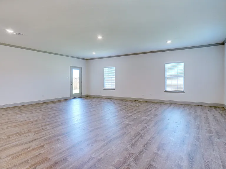219 Community Dr — Photo 18
