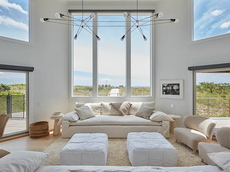 255 Marine Blvd — Photo 3