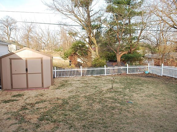 Back Yard (fenced with shed)