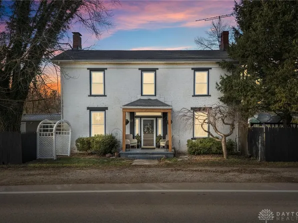 83 S 1st St, Clarksville, OH 45113