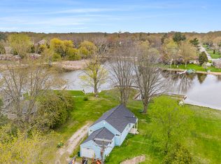 17836 Cove St, Spring Lake, MI 49456