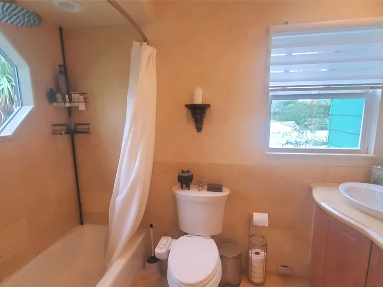 215 N Palmway — Photo 16