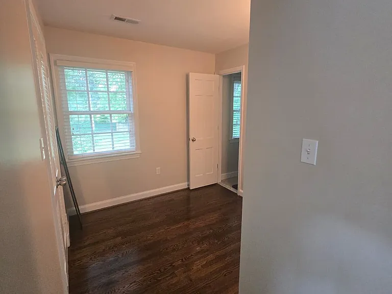 6720 Newbold Dr — Photo 22