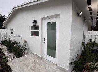 880 Oriole Ave, Miami Springs, FL 33166