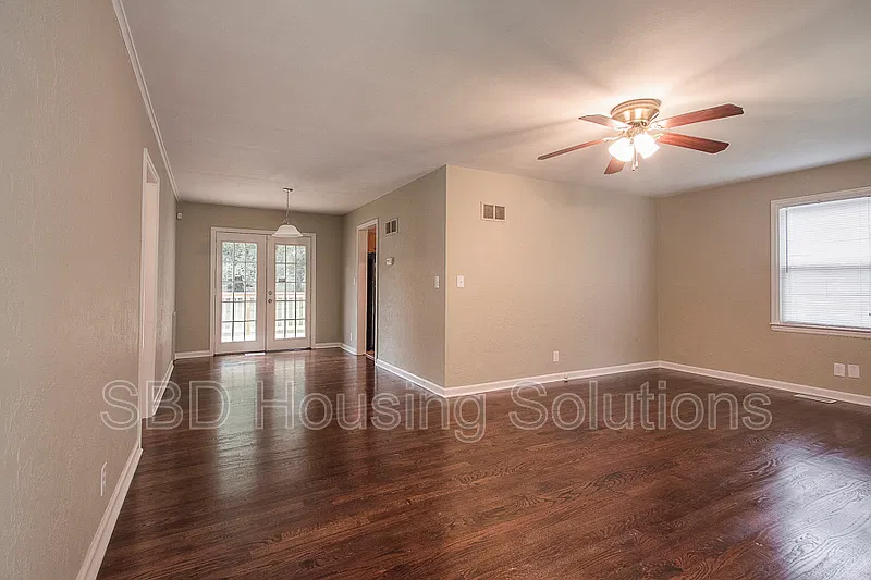 2 bed, 1.0 bath, 864 sqft, $1,099 — Photo 3