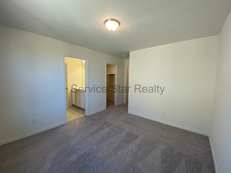 2402 E Alonso Dr — Photo 18