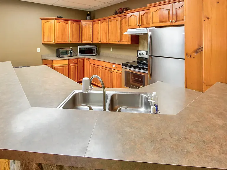 Deer Valley Apartments — Photo 7