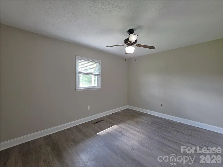 1052 Rembrandt Dr SW — Photo 7