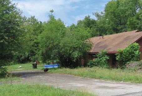 2nd image of 3828 Alexandria Rd