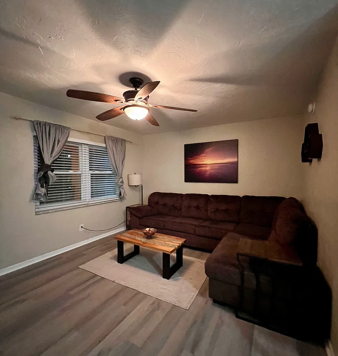 1 bed, 900 sqft, $2,100 — Photo 3