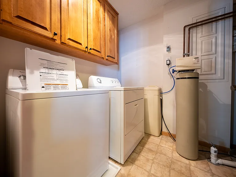10930 Fergus St NE #F — Photo 21