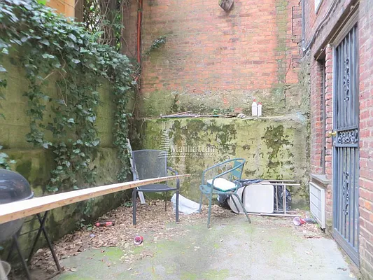 Rented by Manhattan Connection | media 32