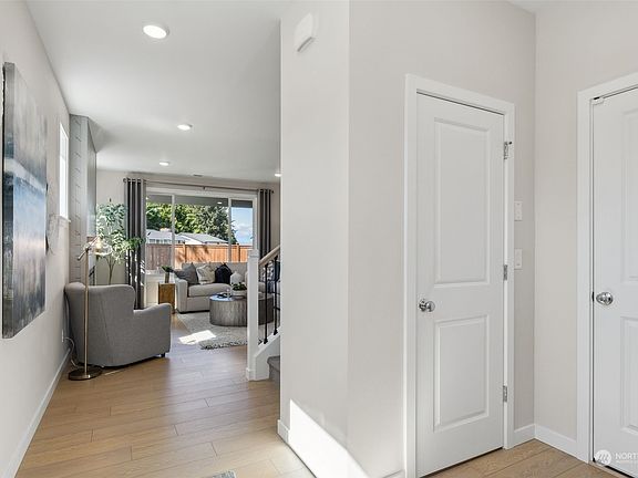 3rd image of 11005 43rd Avenue SE #27