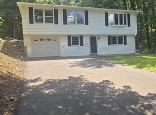 33 Blossom St, Waterbury, CT 06706