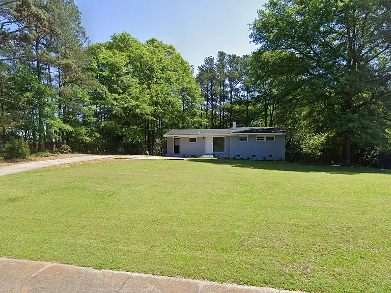 1112 W Lake Dr — Photo 1